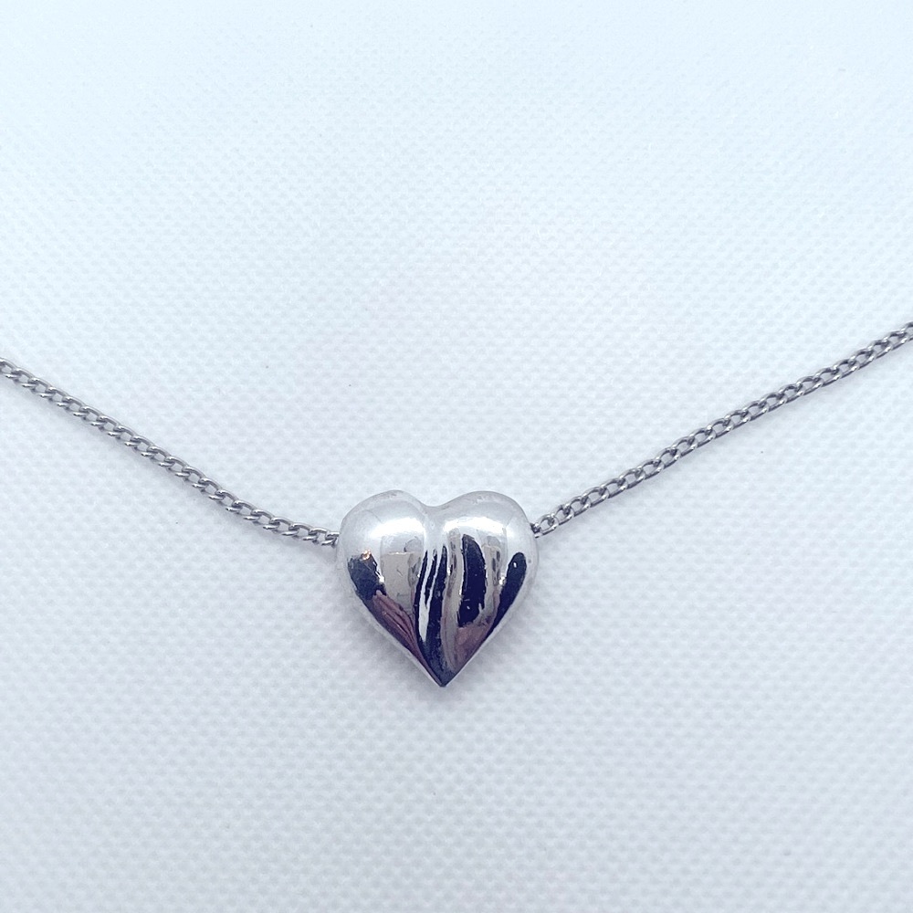 ❗️MOVING SALE❗️🌈HP!! VTG 80s Avon Silvertone Puffy Heart Pendant Necklace!